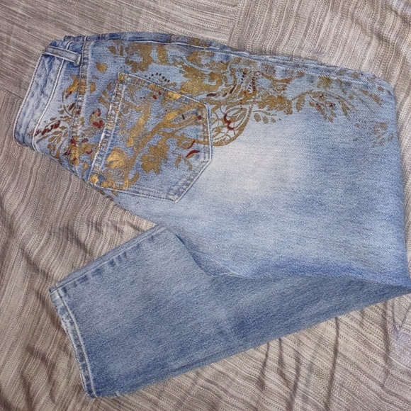 Free People Distressed High-Rise Slim-Leg Jeans w/Metallic Stencil Design Sz 26 - Picture 3 of 5